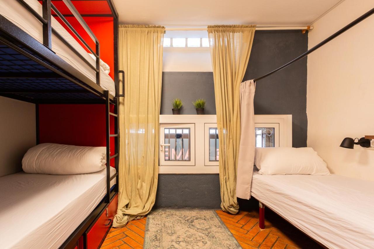 Basic Dreibettzimmer mit Gemeinschaftsbad